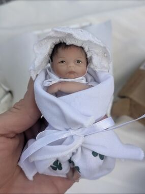 Ashton-Drake Galleries "Handful Of Cheerfulness" Collectible Vinyl Doll